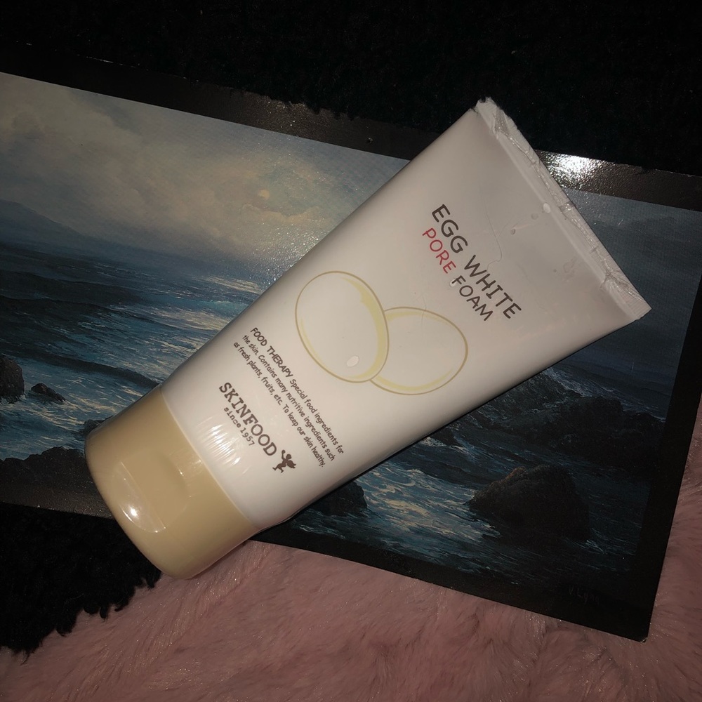 Egg white pore foam